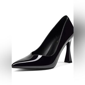 Elegant Black Women's Pumps NIB Sz 9.5